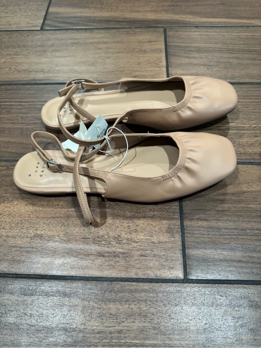 A NEW DAY Women's Vada tan Slingback Scrunch Toe Flats Size 11 - Picture 3 of 9
